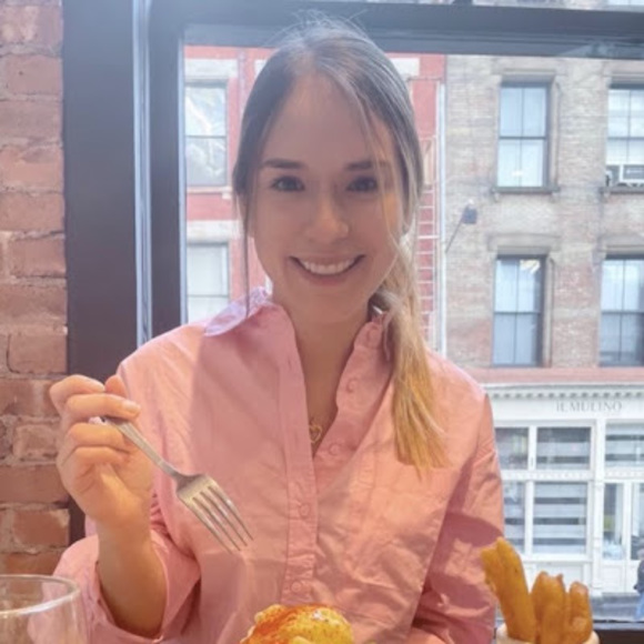 Meet your Posher, Laura - Picture 1 of 1